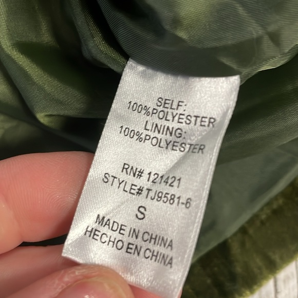 Ellison Crinkle Velvet Jacket in Green - Boutique Brand Small - Picture 3 of 5